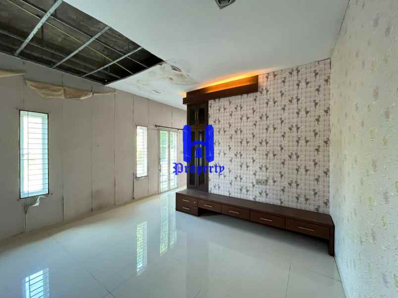 dijual rumah jalan babura baru sebelah