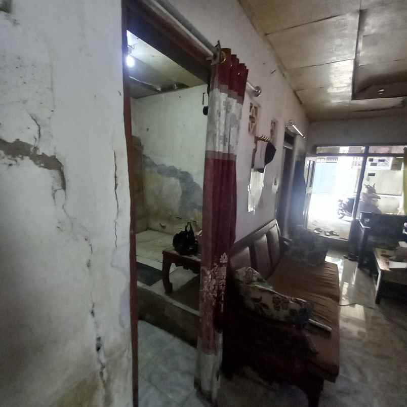 dijual rumah jalan cempaka baru