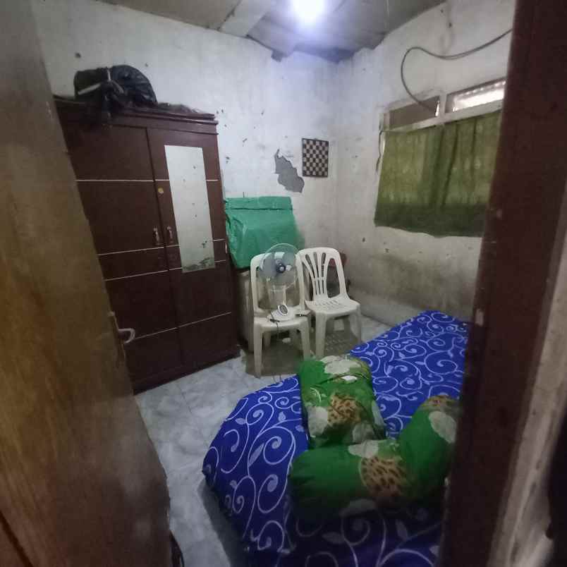 dijual rumah jalan cempaka baru