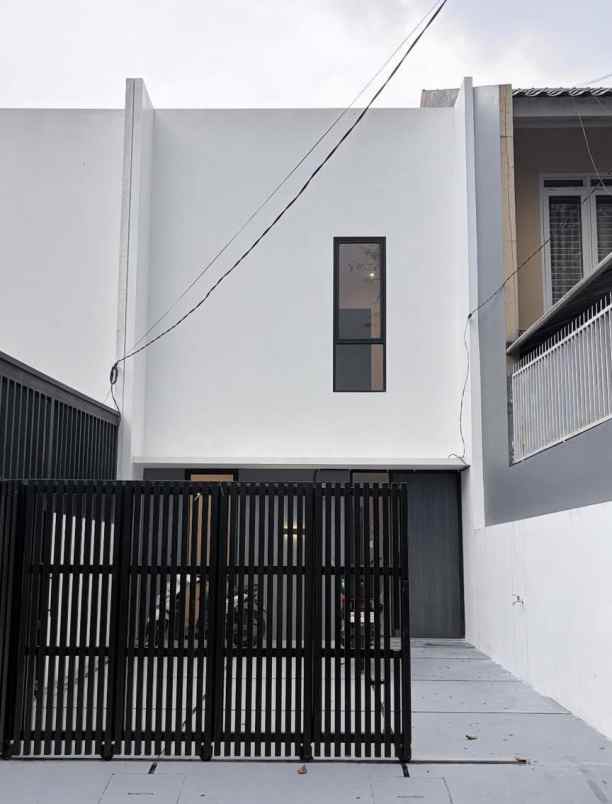 dijual rumah jalan cinere megapolitan