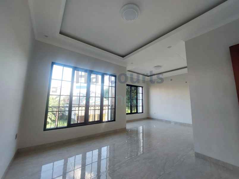 dijual rumah jalan kejaksaan raya