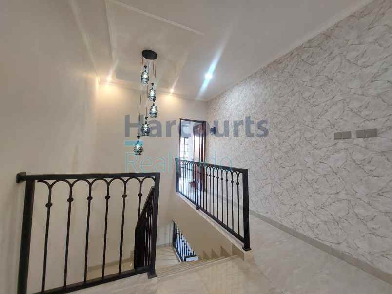 dijual rumah jalan kejaksaan raya