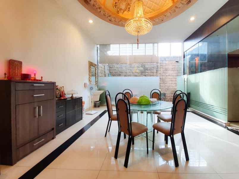 dijual rumah jalan kunyit darat medan