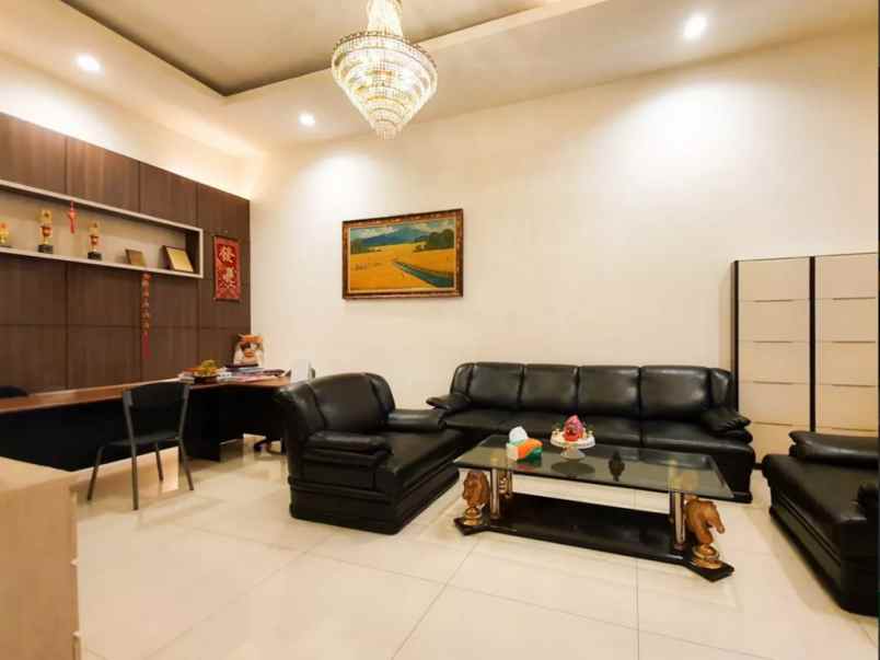 dijual rumah jalan kunyit darat medan