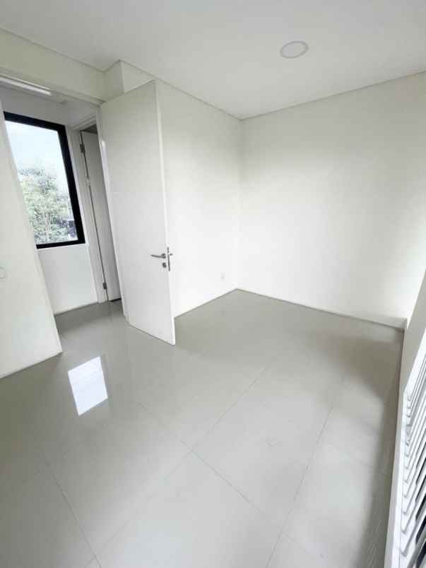 dijual rumah jalan northwest hill