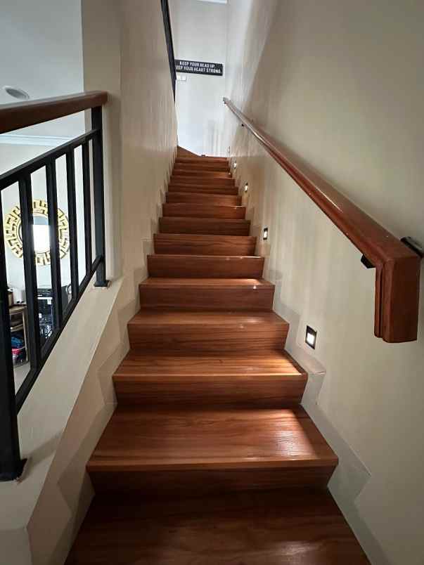 dijual rumah jalan orchard avenue grand