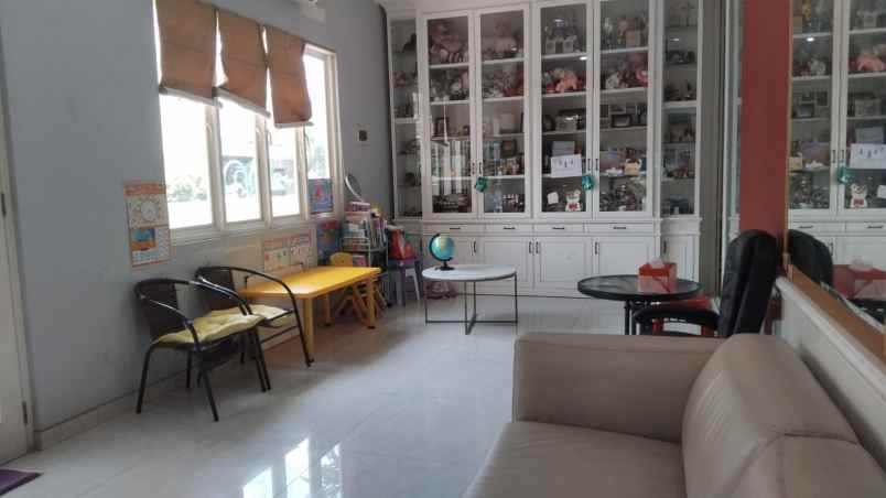 dijual rumah jalan pinus asri