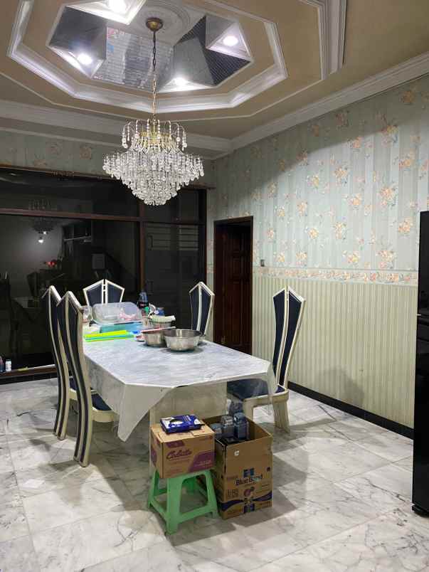 dijual rumah jalan raya dharma husada indah