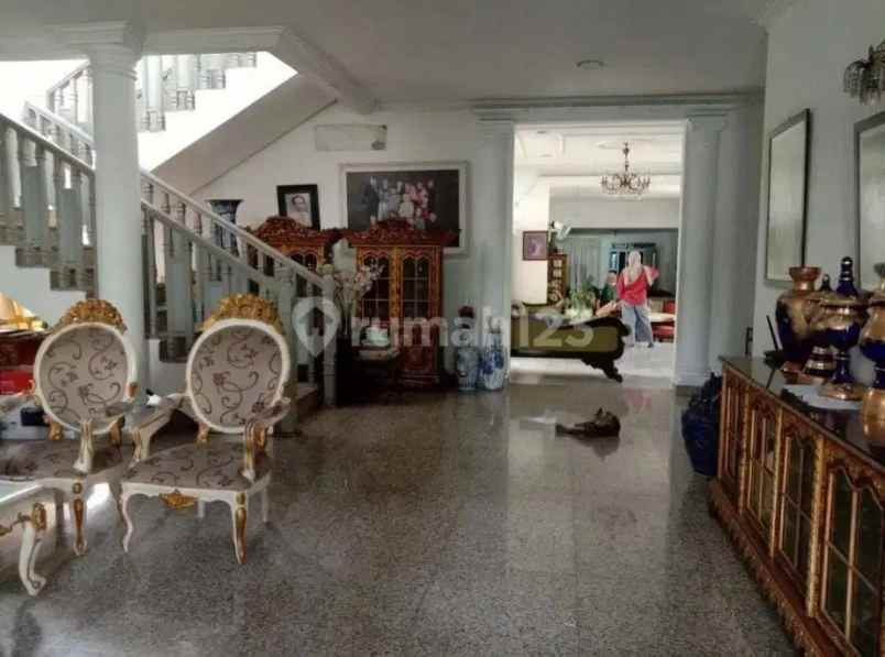 dijual rumah jalan raya jati cempaka