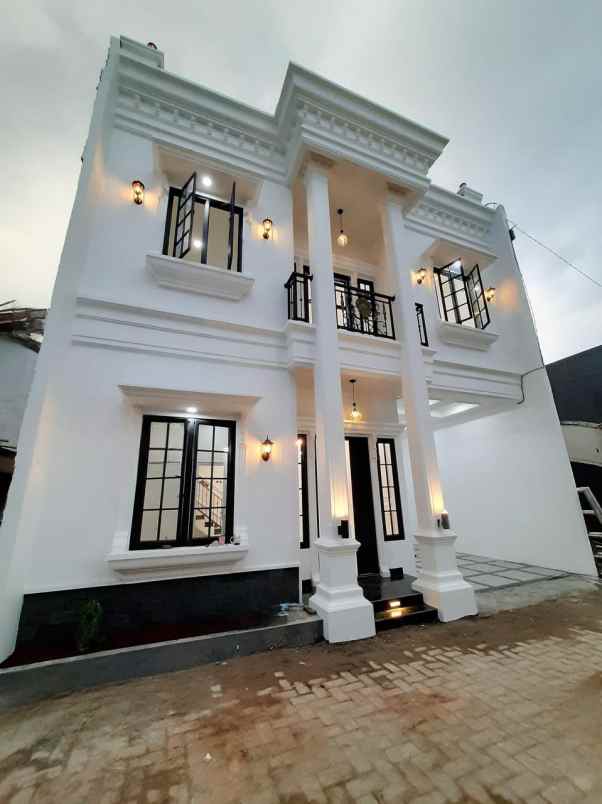 dijual rumah jalan raya kukusan beji depok