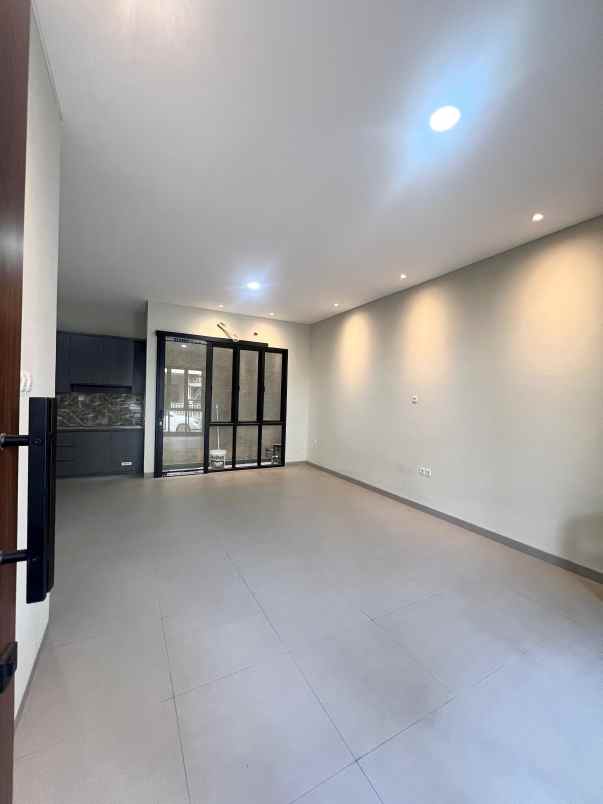 dijual rumah jalan raya maruyung depok