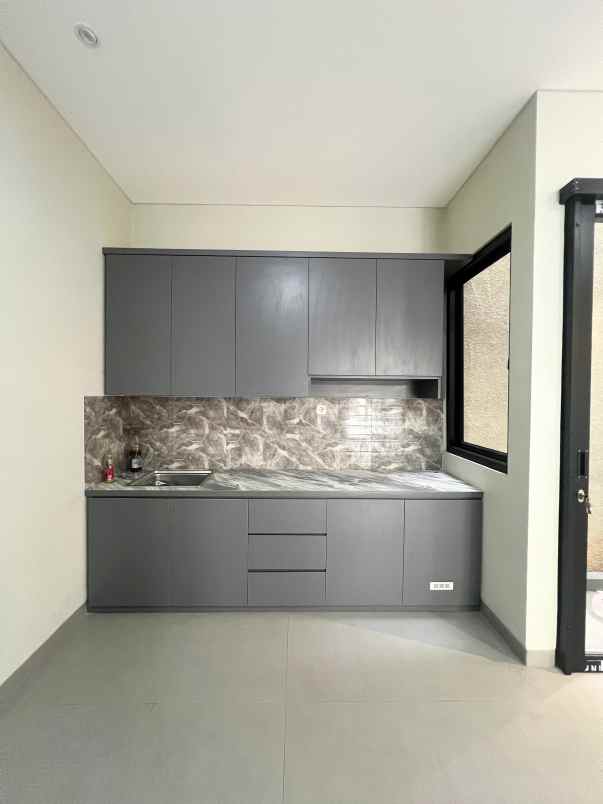 dijual rumah jalan raya maruyung depok