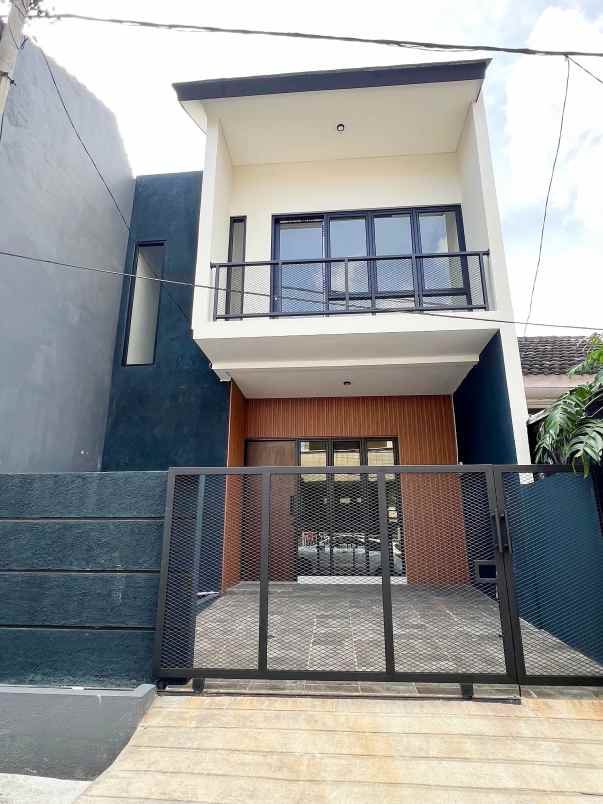 dijual rumah jalan raya maruyung depok