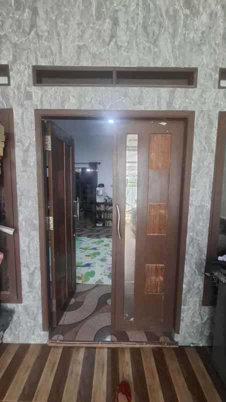 dijual rumah jalan raya sawangan depok