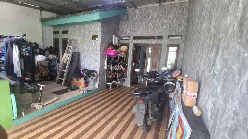dijual rumah jalan raya sawangan depok