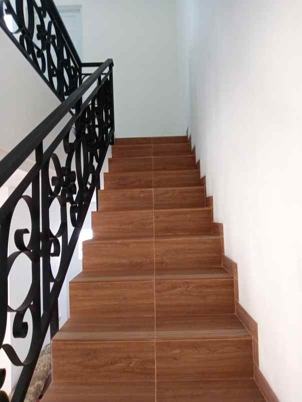 dijual rumah jalan serdang raya