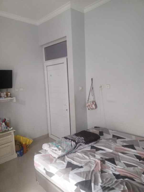 dijual rumah jalan setu pendongkelan