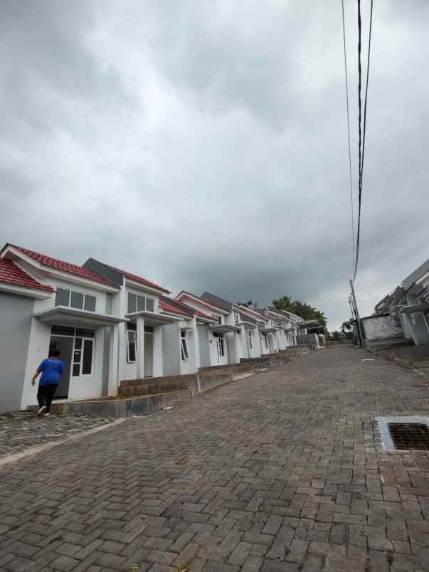dijual rumah jalan sukodadi