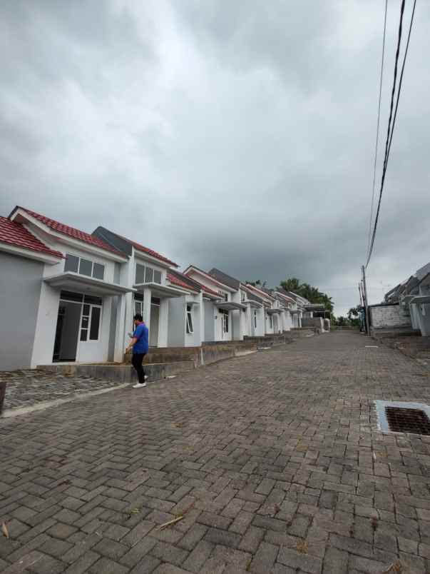 dijual rumah jalan sukodadi