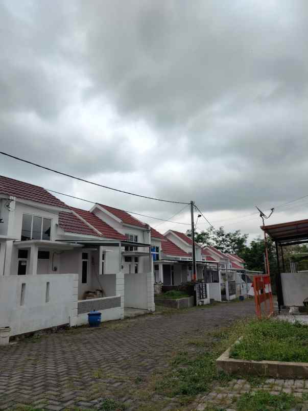dijual rumah jalan sukodadi