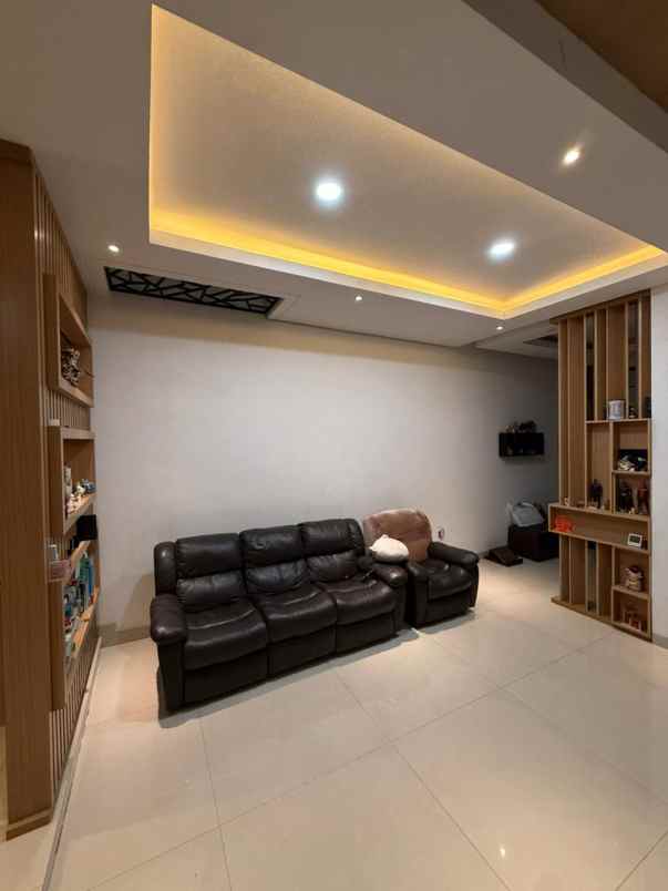 dijual rumah janur kuning residence