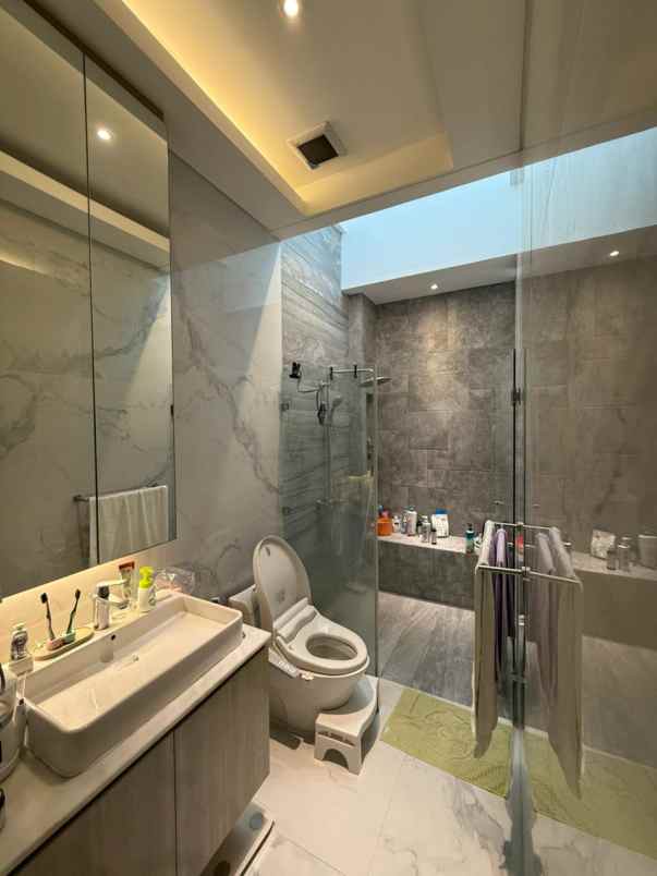 dijual rumah janur kuning residence