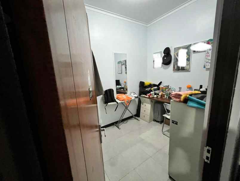 dijual rumah jl anggaraja cimahi