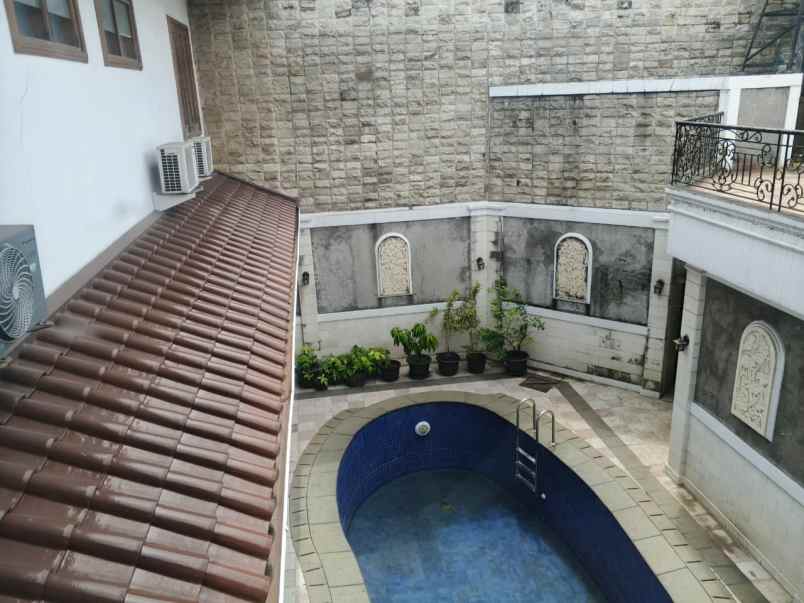 dijual rumah jl batununggal