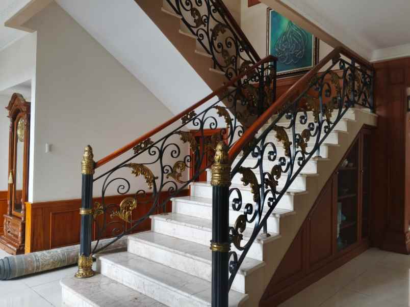 dijual rumah jl batununggal