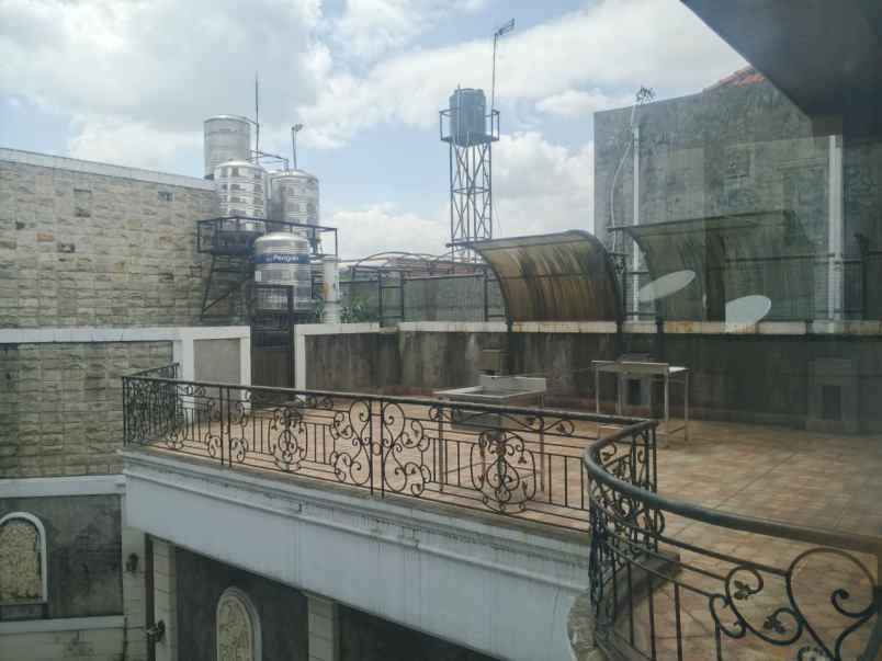 dijual rumah jl batununggal