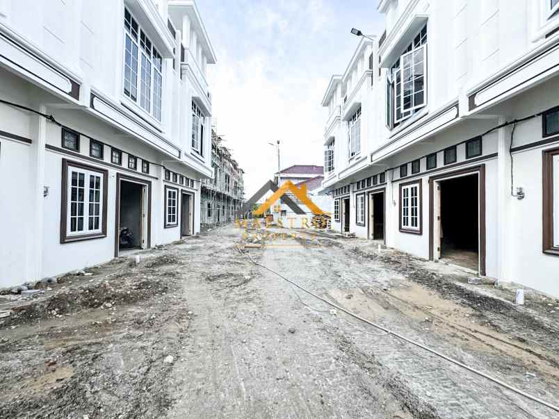 dijual rumah jl bersama no 178 bandar