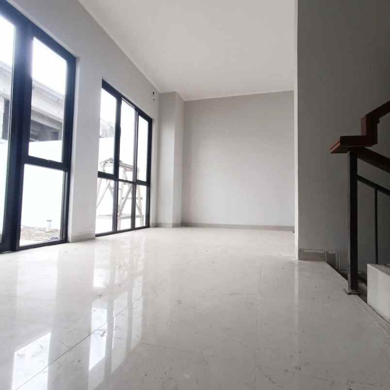 dijual rumah jl buah batu