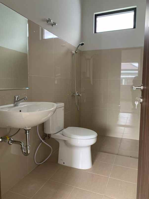 dijual rumah jl buah batu