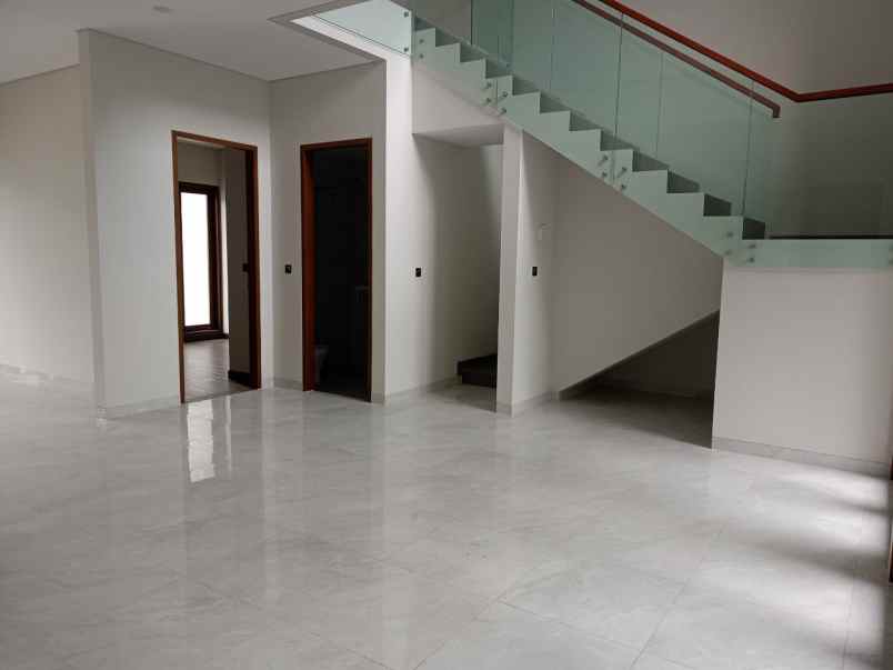 dijual rumah jl buah batu