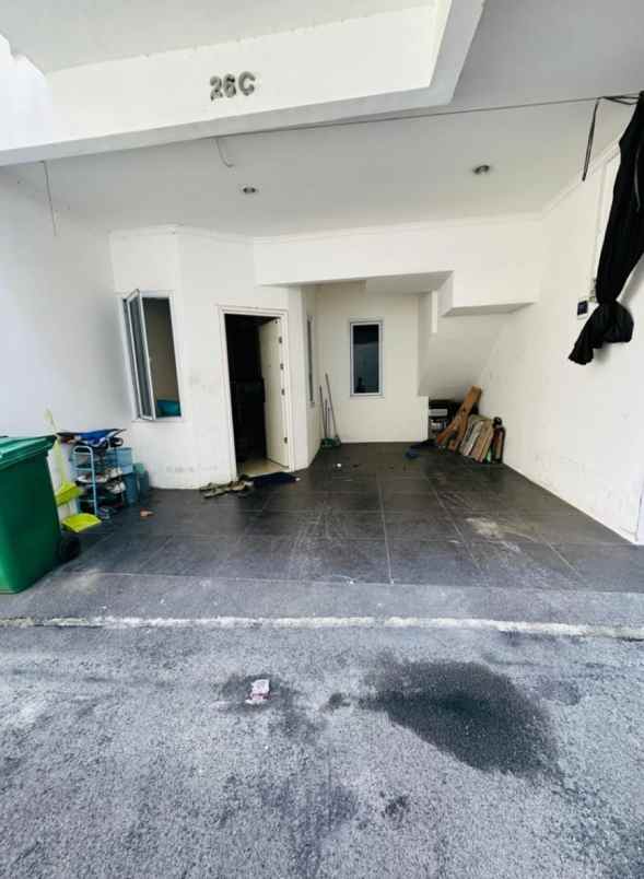dijual rumah jl cempaka putih tengah