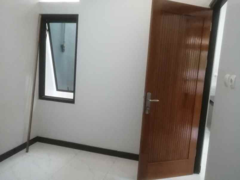 dijual rumah jl cibubur kecamatan