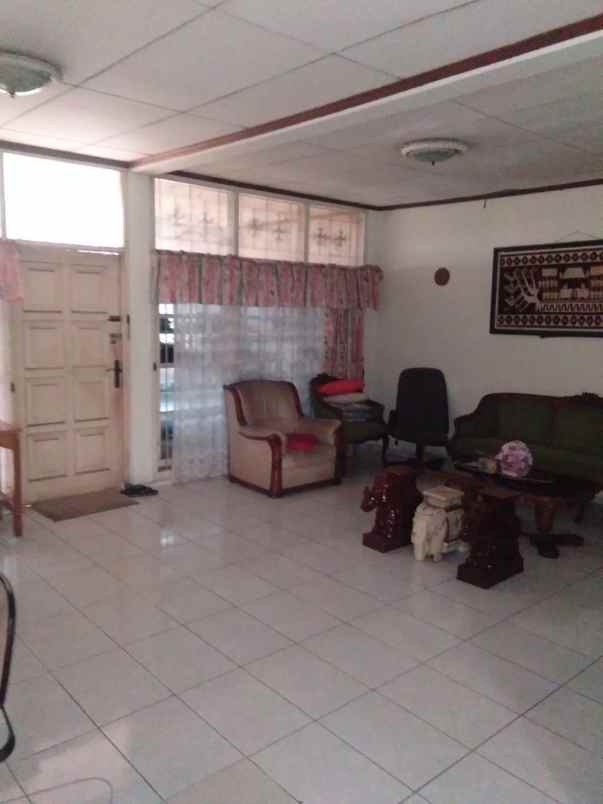 dijual rumah jl cidodol raya no 6 rt rw