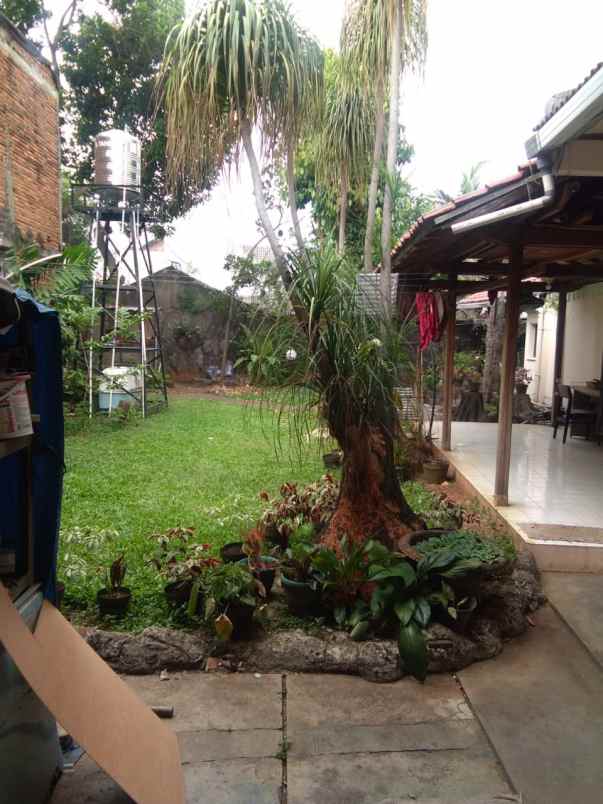 dijual rumah jl cidodol raya no 6 rt rw