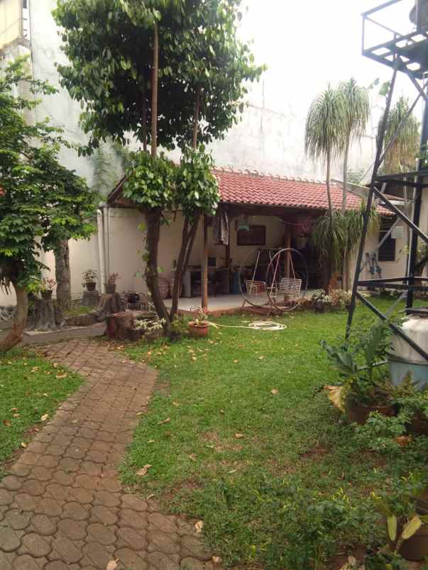dijual rumah jl cidodol raya no 6 rt rw