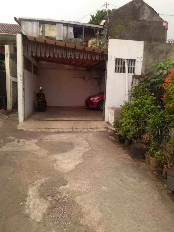 dijual rumah jl cidodol raya no 6 rt rw