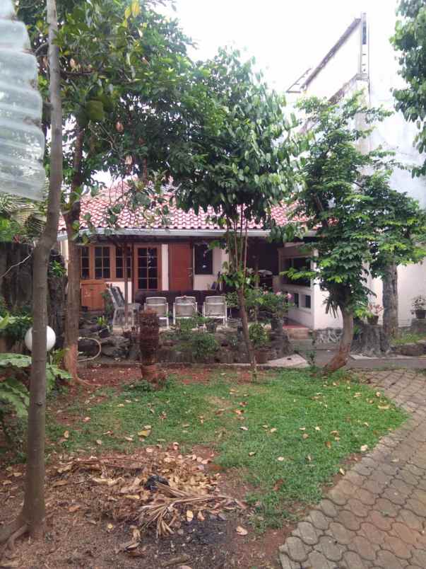 dijual rumah jl cidodol raya no 6 rt rw
