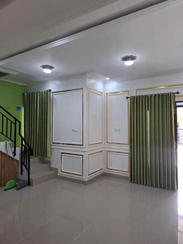 dijual rumah jl ciganitri