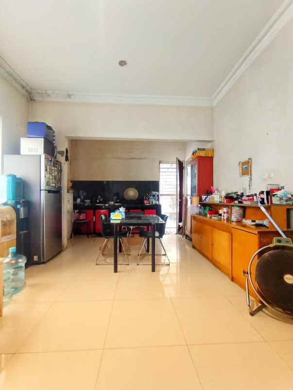 dijual rumah jl dana puri