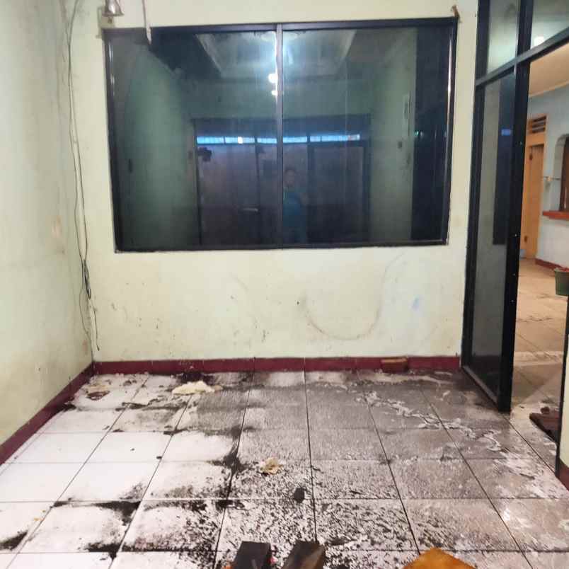 dijual rumah jl edam i tanjung priok