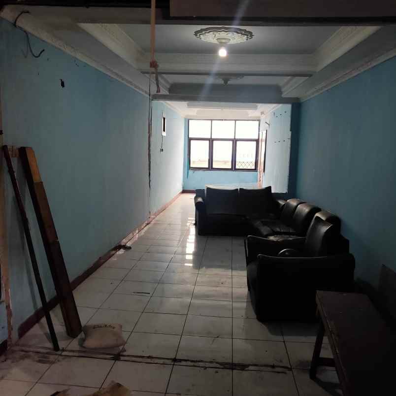 dijual rumah jl edam i tanjung priok
