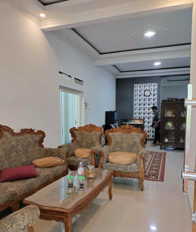 dijual rumah jl kaliurang km 10