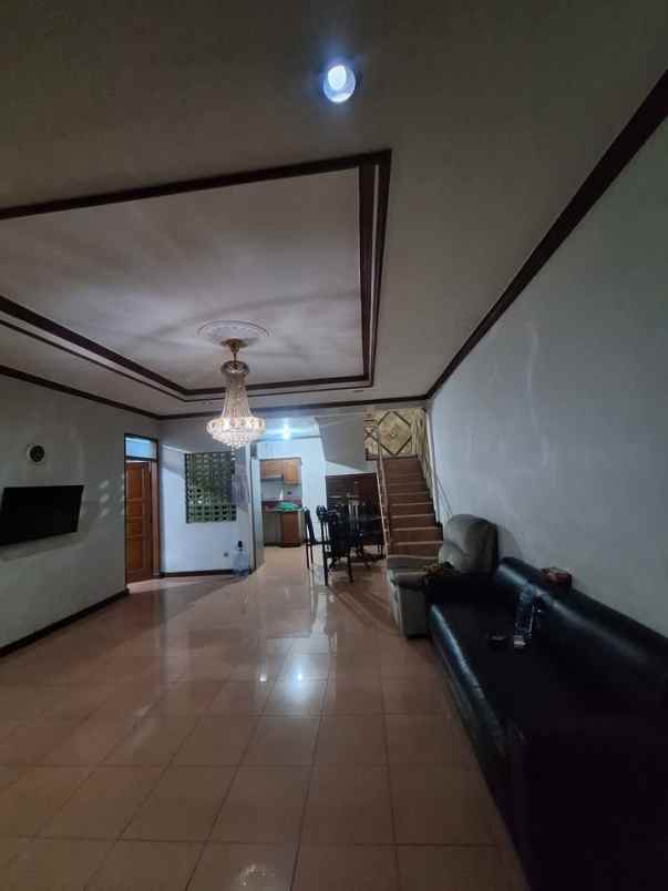 dijual rumah jl kiarasari buahbatu bandung