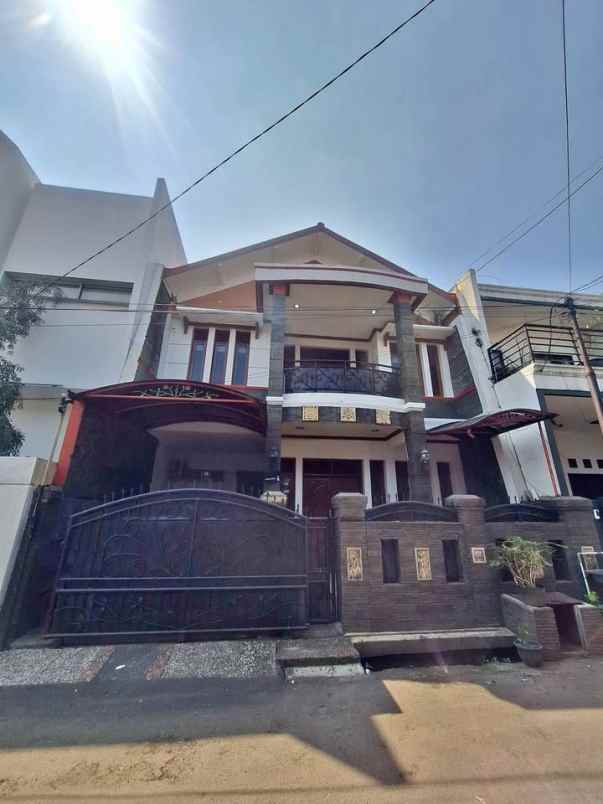 dijual rumah jl kiarasari buahbatu bandung