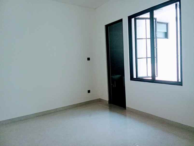 dijual rumah jl krukut raya gandul