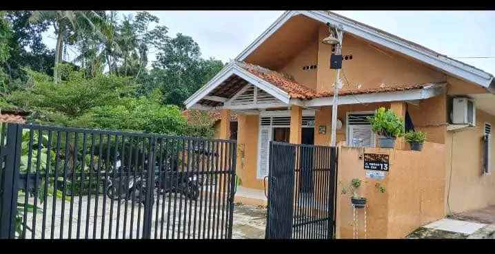 dijual rumah jl meran cilodong depok